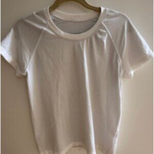 LULULEMON SWIFTY TECH SHORT-SLEEVE "RACE LENGTH" SHIRT SIZE: 8 WHITE
